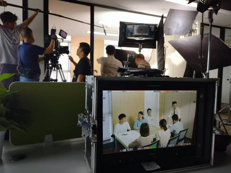 新北区TVC拍摄公司：科技产品视觉化大师，诠释未来感与功能美学
